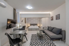 Paleo Faliro Gardenbay